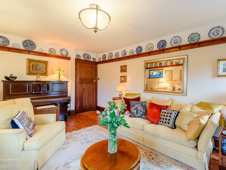 Family-friendly lovely cottage with yard & barbeque | River view | Dogs allowed — photo 5