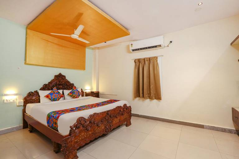FabHotel Maruthi Residency Nr Lakdikapul Metro Station