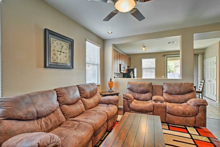 Dog-Friendly Retreat w/ Patio & Yard in Gilbert! — photo 4