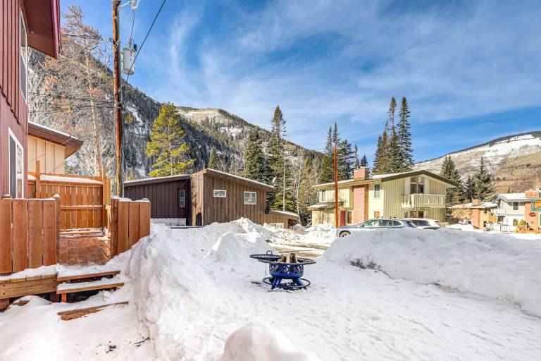 Newly Renovated, Modern Mtn Getaway: Pets Welcome! — photo 4