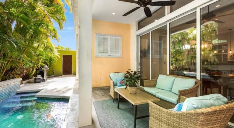 Charming vacation home with pool | Near Southernmost Point | Close to the beach | Pet-friendly — photo 4