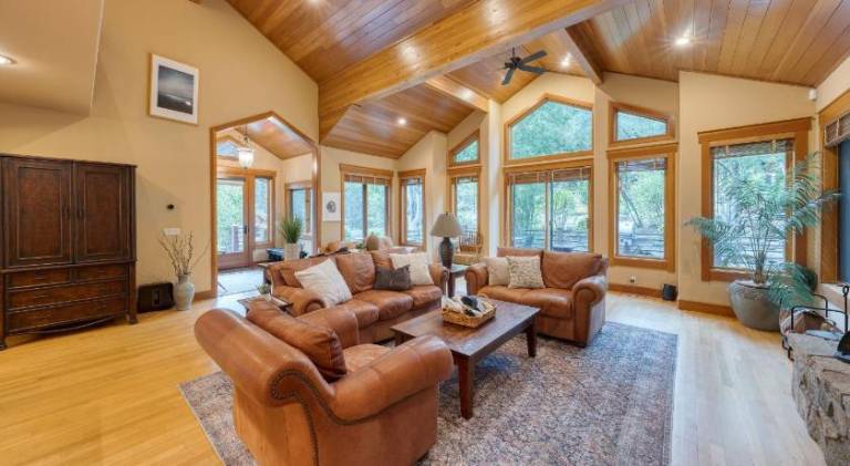 Cedars at Palisades by AvantStay Hot Tub Resort Access and Mountain Views — photo 3