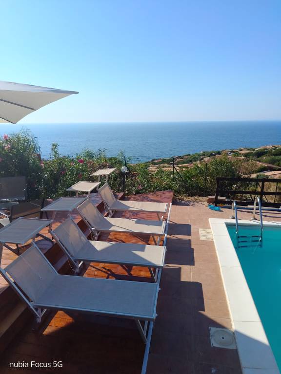 OSTRO spettacolare casa con vista mare Costa Paradiso