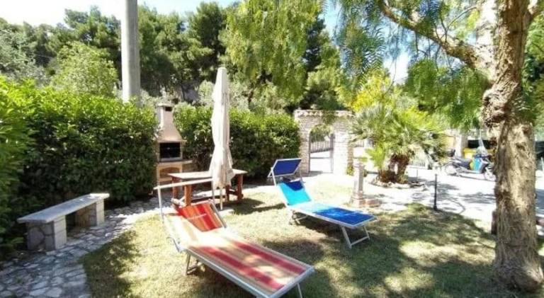 House with patio & yard — photo 3