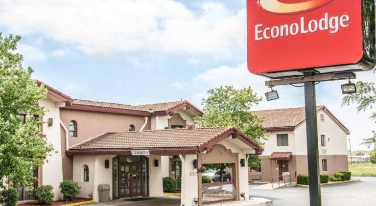 Econo Lodge Kalamazoo near Wings Stadium — photo 4