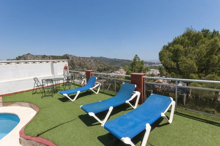 Villa with garden, patio & barbeque — photo 3