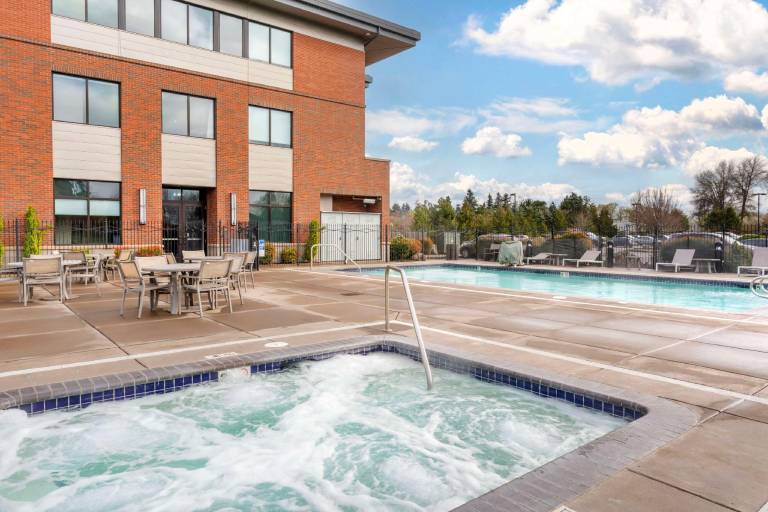 Best Western Premier Boulder Falls Inn — photo 4