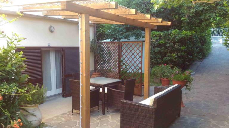 Rental apartment with barbeque & garden | Garden view — photo 2