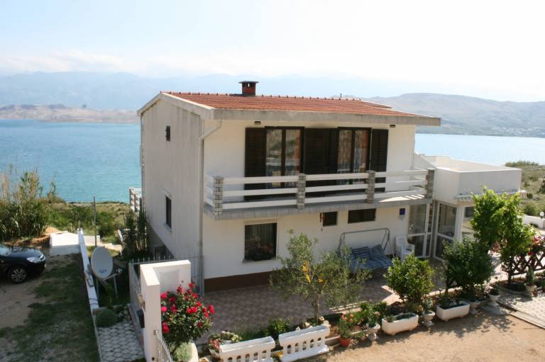 Apartament  Metajna
