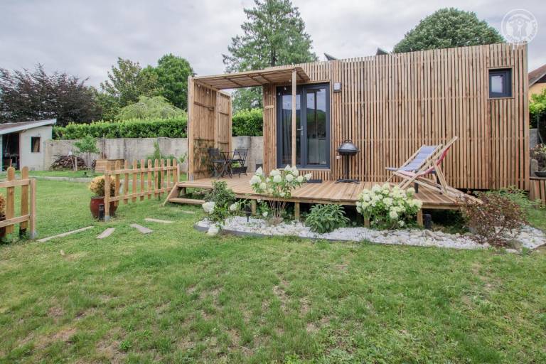 Pleasant gite with patio & yard | Dogs allowed — photo 2