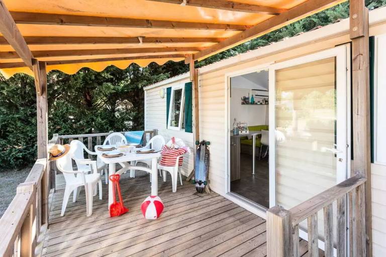 Campsite Les Pins - Mobile home Comfort 2 bdr. 4/6 pers. Covered Decking A/C — photo 5