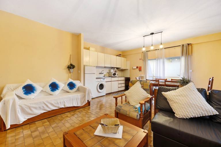 Apartment 'Sol De Alvor' with Shared Pool, Shared Garden and Wi-Fi — photo 5