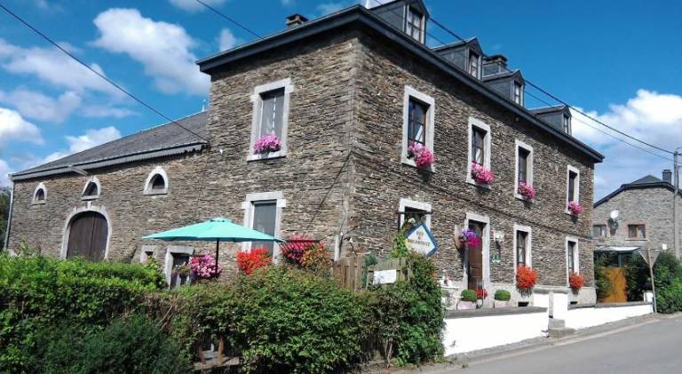 Wonderful serviced apartment with garden & terrace | Pets are welcome in Bouillon