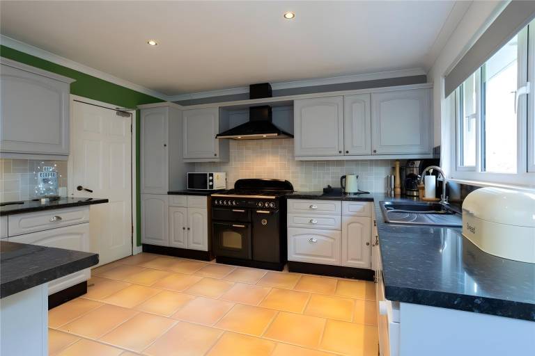 Braemor, a detached 4 bedroom villa, all en-suite — photo 4