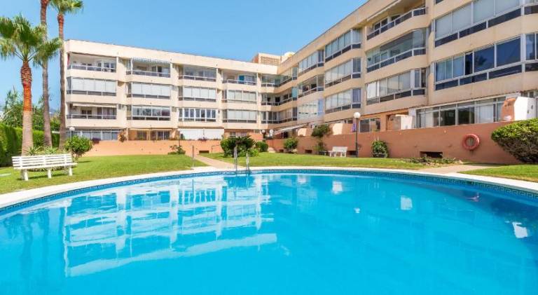 Rental apartment with terrace, pool & garden — photo 5