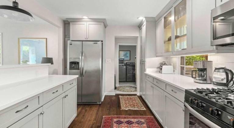Charming vacation home | Pets allowed — photo 3