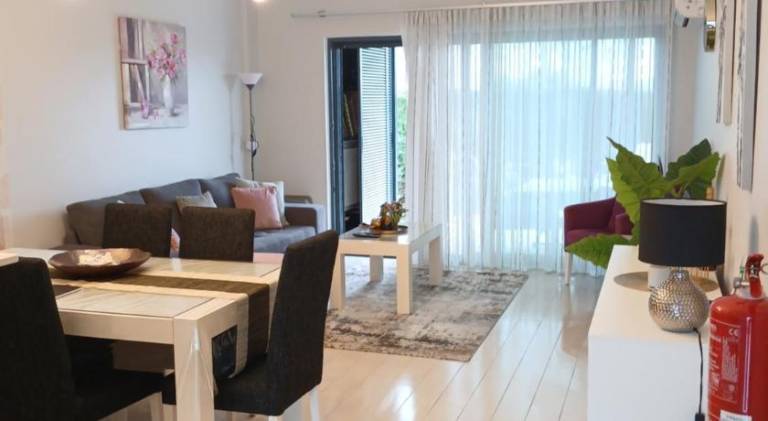 Fully equipped rental apartment with garden, patio & jacuzzi | Next to the beach | Pet-friendly — photo 3