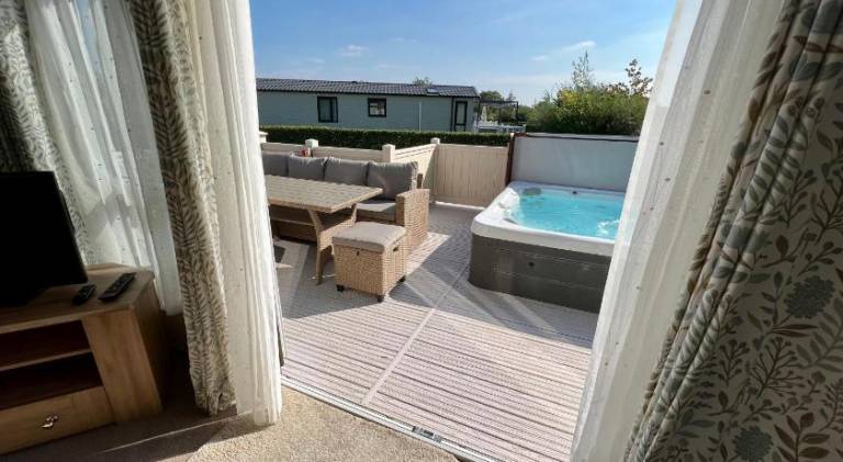 House with pool & hot tub — photo 4