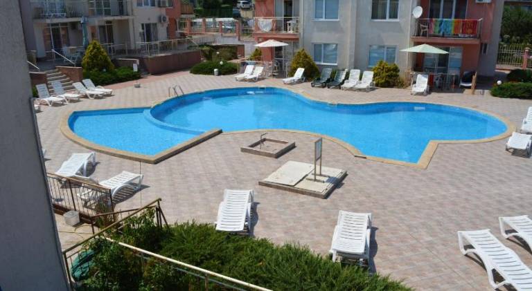 Rental apartment with pool — photo 3