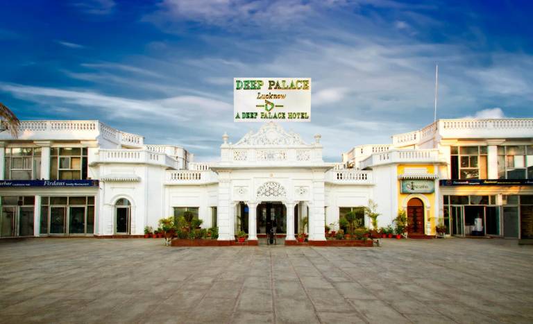 Hotel Deep Palace