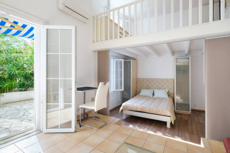 House with patio, barbecue & garden in Cannes