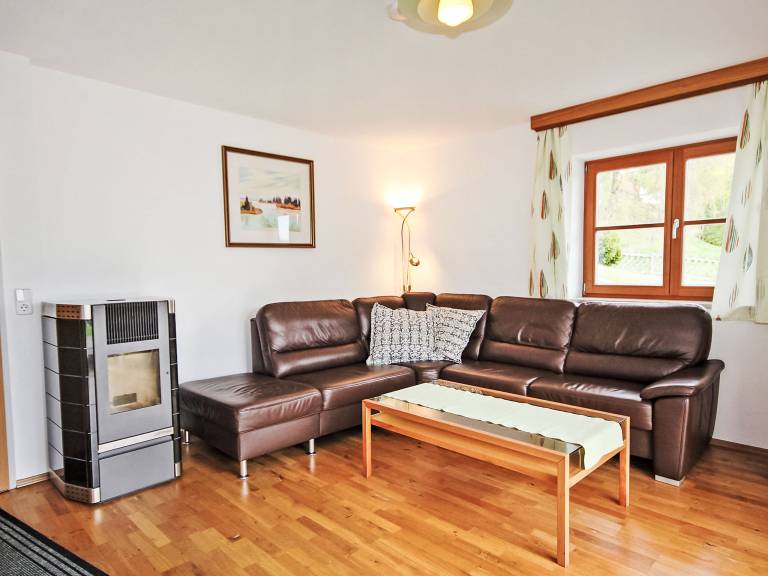 Vacation home with garden, sauna & patio | Mountain view | Pet-friendly — photo 2