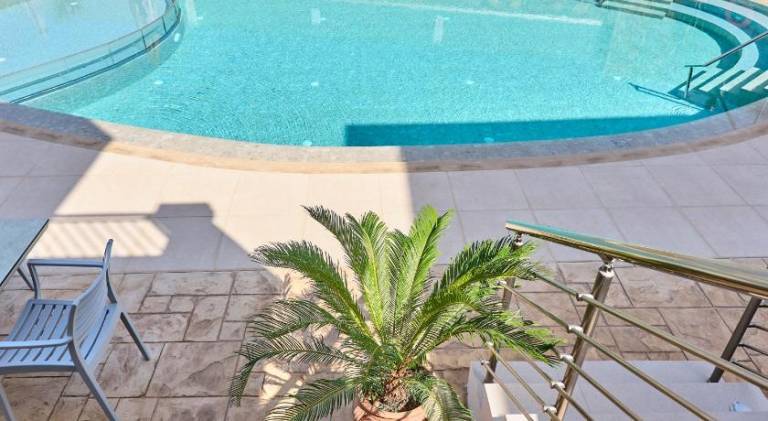Luxury Suites in Stavromenos — photo 3