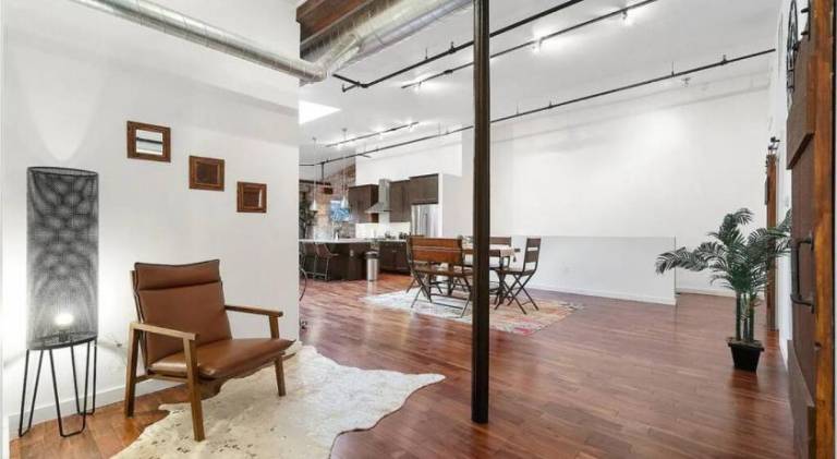Vacation home | Near Liberty Bell | Suitable for remote work | Pets allowed — photo 2
