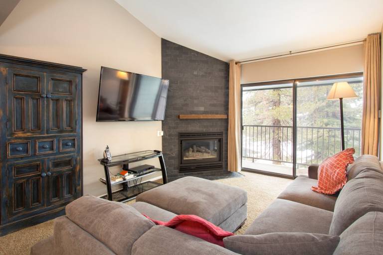 Condo with private pool in Mammoth Lakes, CA