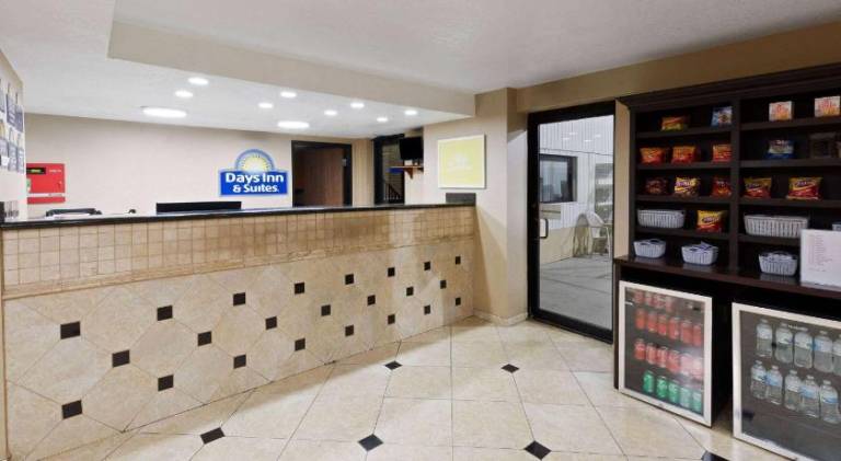Days Inn by Wyndham Oklahoma City — photo 5