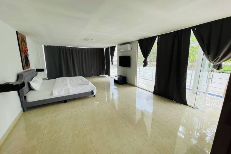 Gorgona Beach Hotel