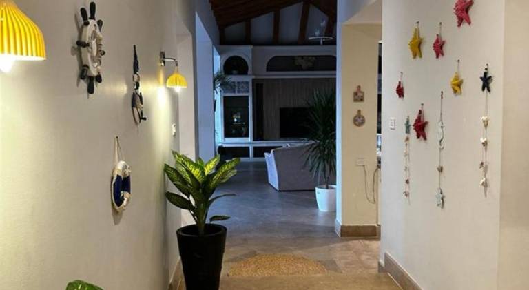 Villa with pool — photo 5