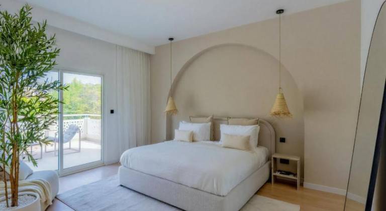 Villa with jacuzzi, yard & private pool | Perfect for remote work — photo 2