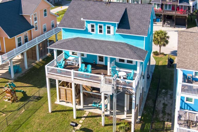 House with yard & barbeque | Beach view | Dogs allowed in Bolivar, TX