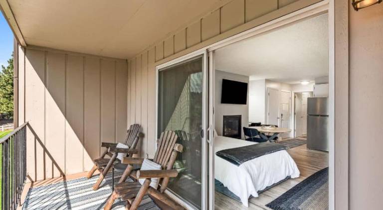 Charming vacation home with pool | Pets allowed — photo 5