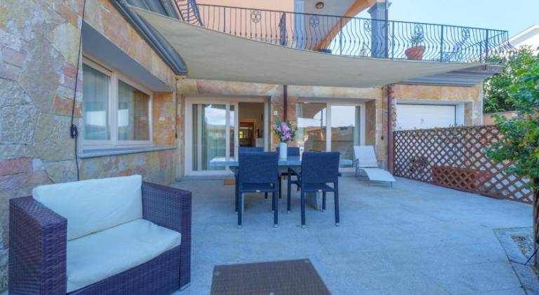 Rental apartment with garden, barbeque & terrace — photo 2