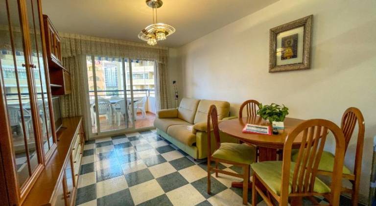 Rental apartment with yard, patio & pool in Oropesa del Mar