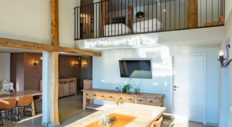 Vacation home with hot tub — photo 4