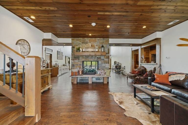 Lodge  Morgan