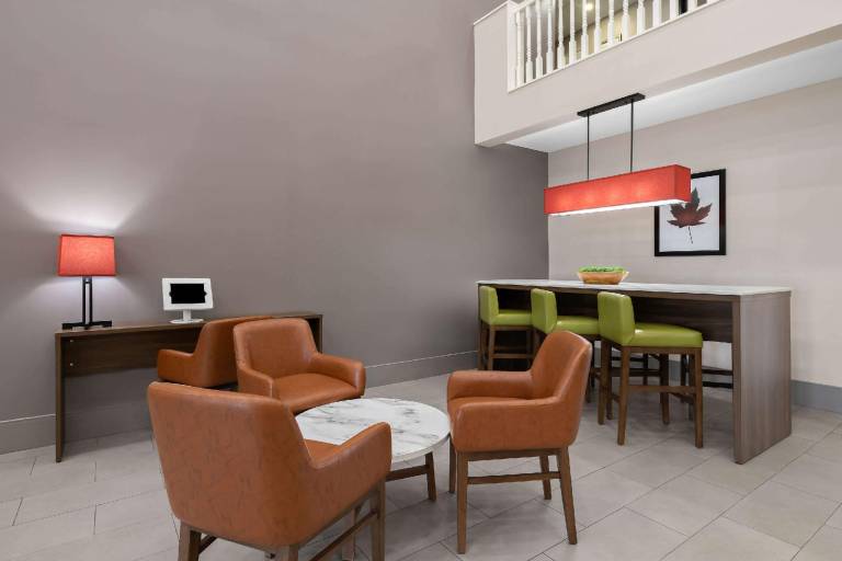 Country Inn & Suites by Radisson, Coon Rapids, MN — photo 3