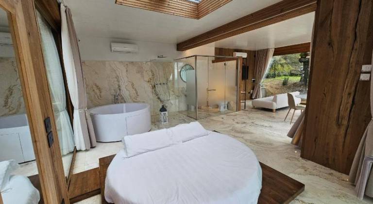 House with terrace, garden & hot tub | Good for workation — photo 2