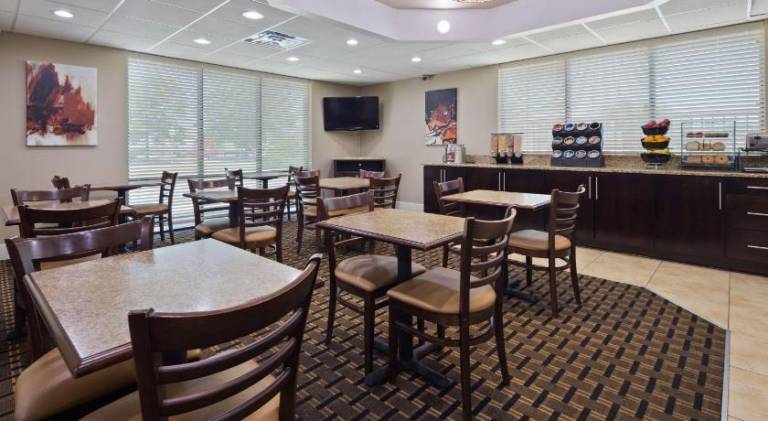 Best Western Lumberton — photo 5