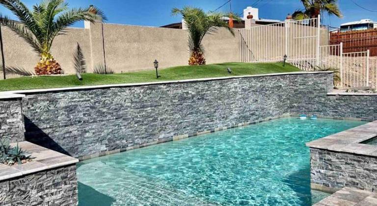 Charming house with pool & jacuzzi | Pets are welcome in Lake Havasu City, AZ