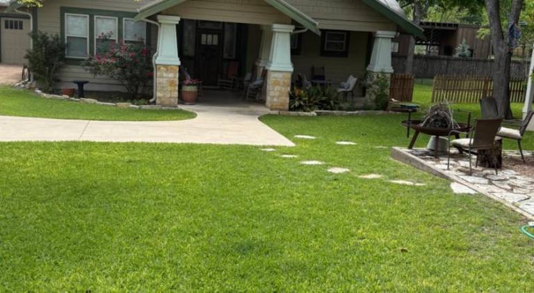 Vacation home | Pets allowed in Fredericksburg, TX