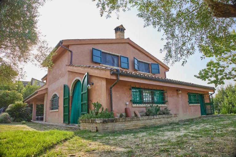 Pleasant villa with hot tub, private pool & yard | Sea view | Pet-friendly — photo 3