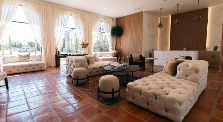 Apartment with pool | Pets are welcome — photo 2