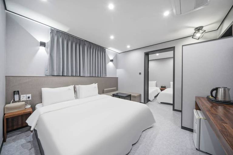 Lucas Hotel