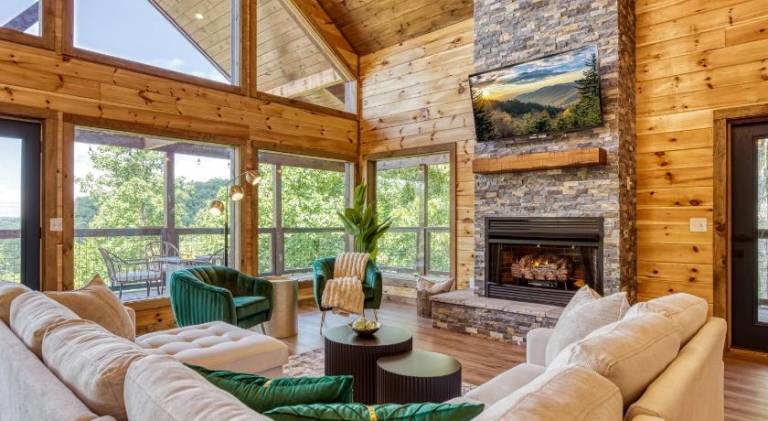 Vacation home with jacuzzi — photo 3