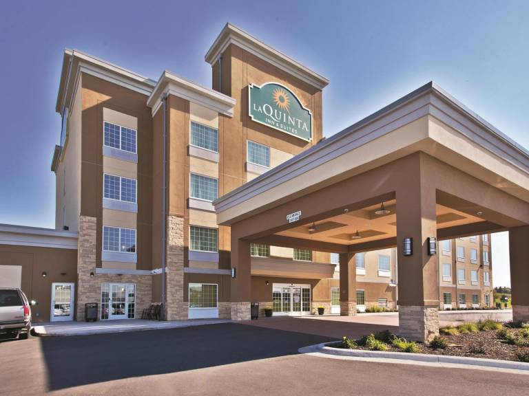 La Quinta Inn & Suites by Wyndham Rochester Mayo Clinic S in Rochester, MN