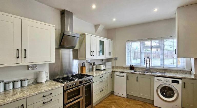 Rental apartment with 3 rooms for 5 persons — photo 4